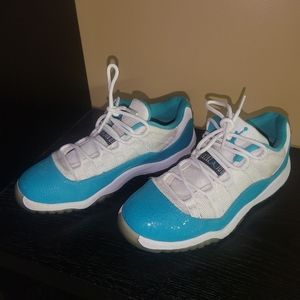 Jordan's retro 11 low